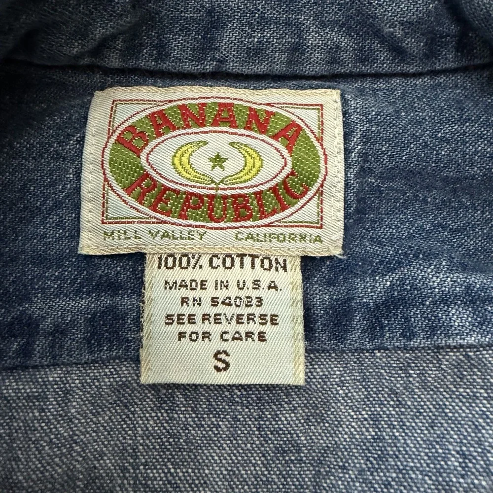 Vintage Banana Republic Denim Shirt Size Small USA 100% Cotton Workwear Button